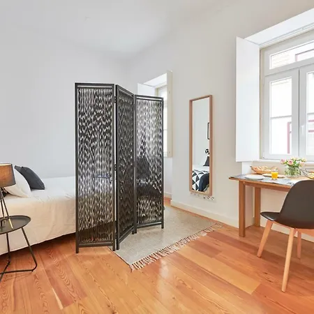Apartment Rosario In Graca Lisbon